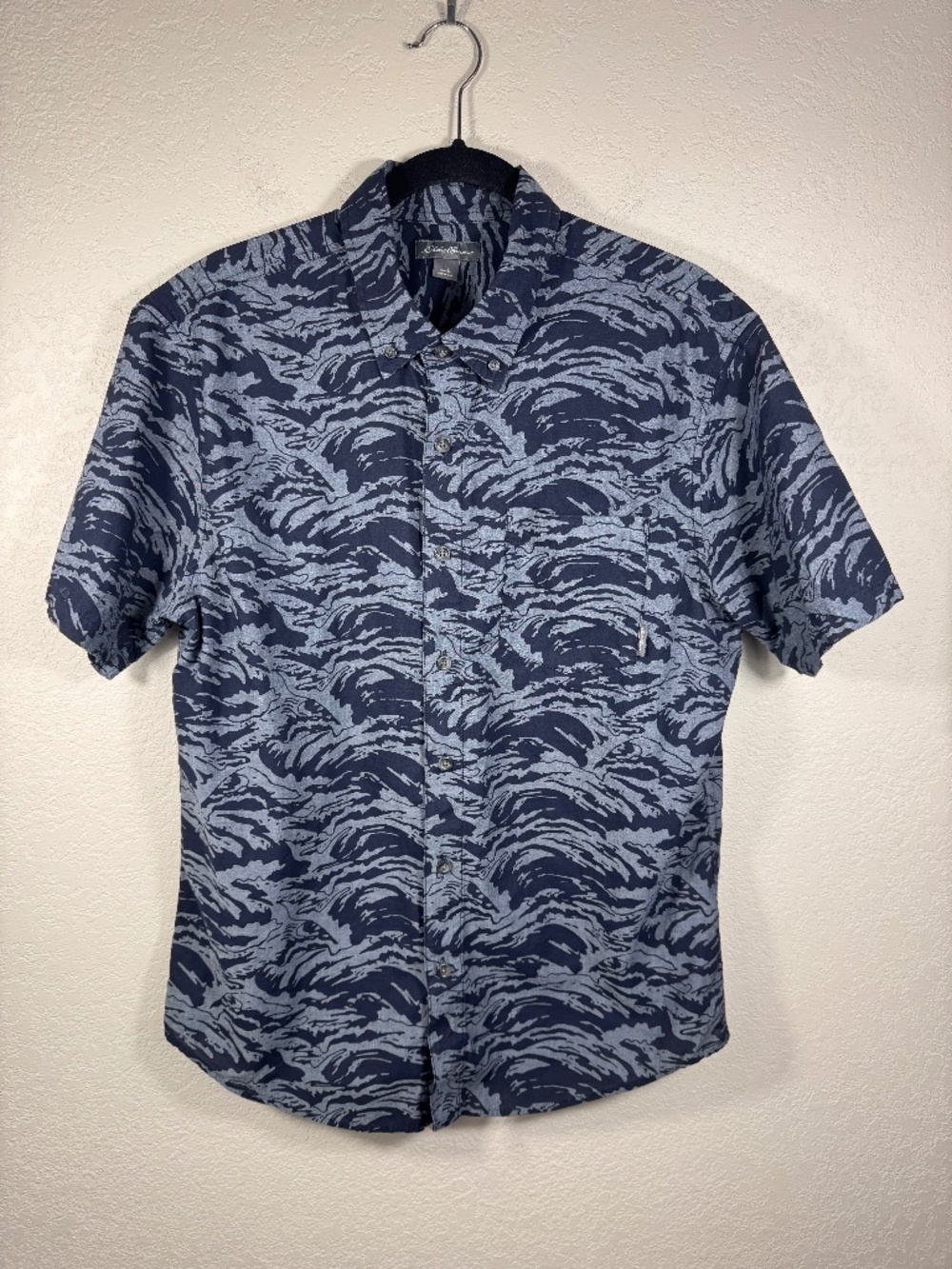 Eddie Bauer Short Sleeve Button Up Shirt Mens L Blue Pattern